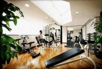 健身房運(yùn)動(dòng)設(shè)施