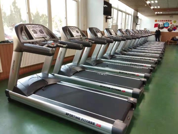 萬(wàn)華集團(tuán)開(kāi)發(fā)區(qū)公寓健身房